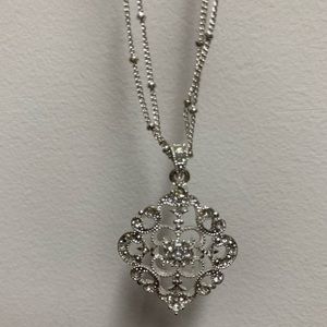 Crystal filigree silver pendant necklace